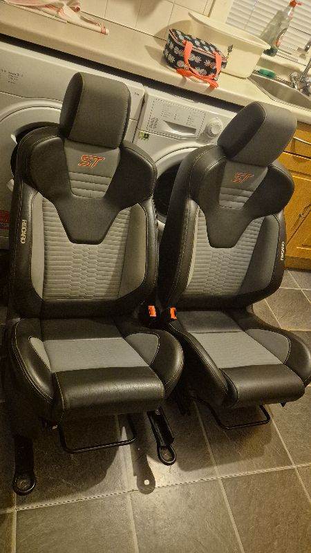 Recaro front seats 