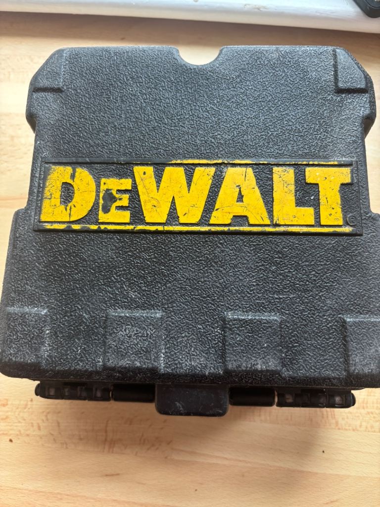 DEWALT CROSS LASER