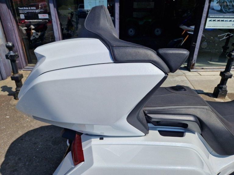 HONDA GL1800 GOLD WING  TOUR DCT