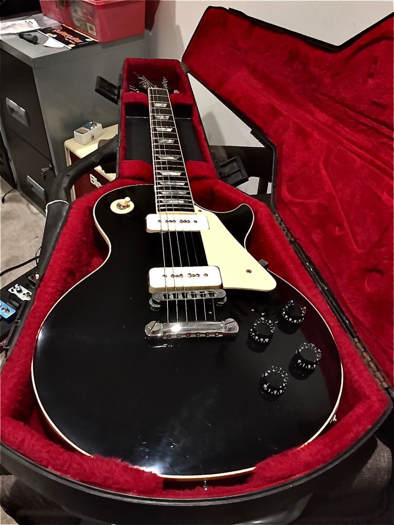 Vintage & Rare Gibson LP Pro Deluxe. 