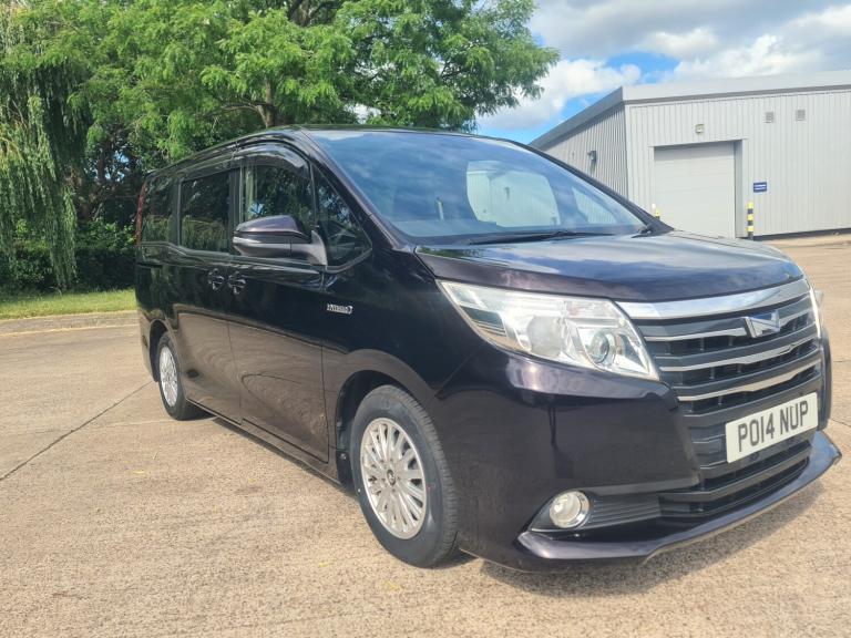 2014 Toyota Noah 7 seats ULEZ AUTO MPV Hybrid Electric Automatic