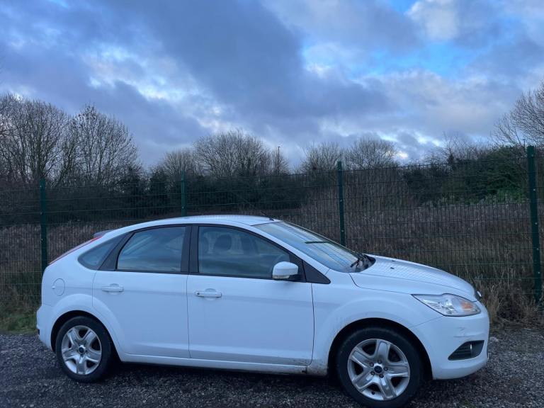 FORD FOCUS 1.6 STYLE ZETEC 59 REG 5 DOOR WHITE MOT AUGUST 8TH LOW INSURANCE 40+ MPG UNWANTED PART EX