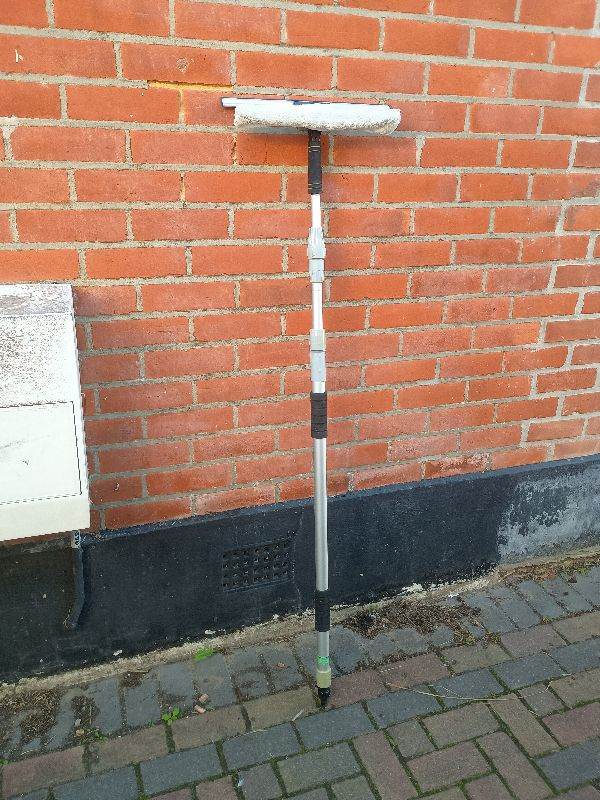 Telescopic window cleaner for hose