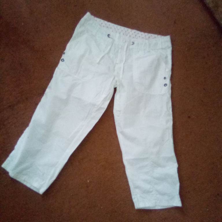 brand new 3/4 trousers white cotton size 10-12, 4 pockets