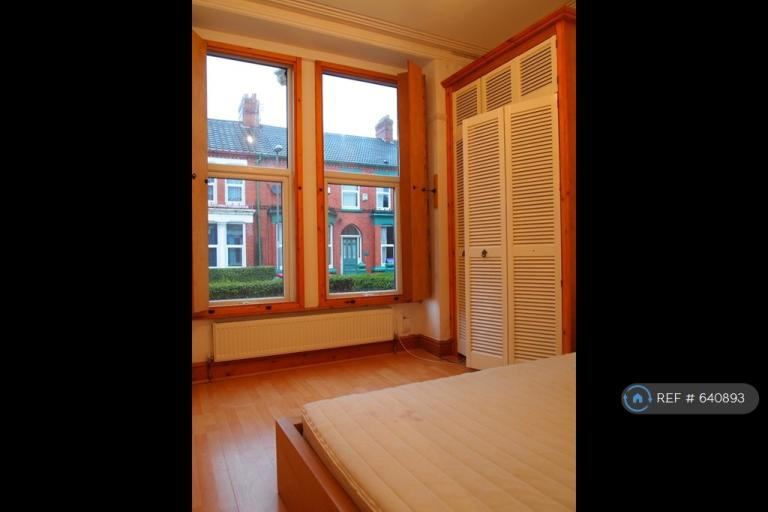 1 bedroom flat in Langdale Road, Liverpool, L15 (1 bed) (#640893)