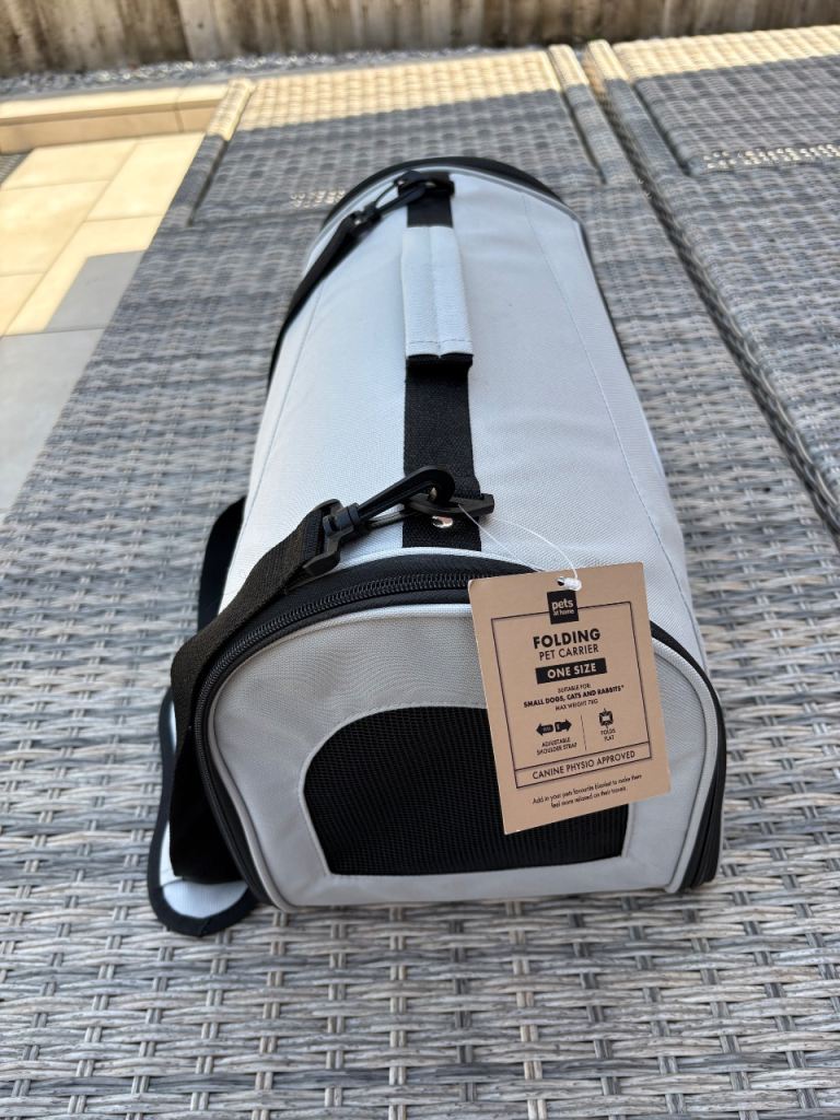 Pet carrier
