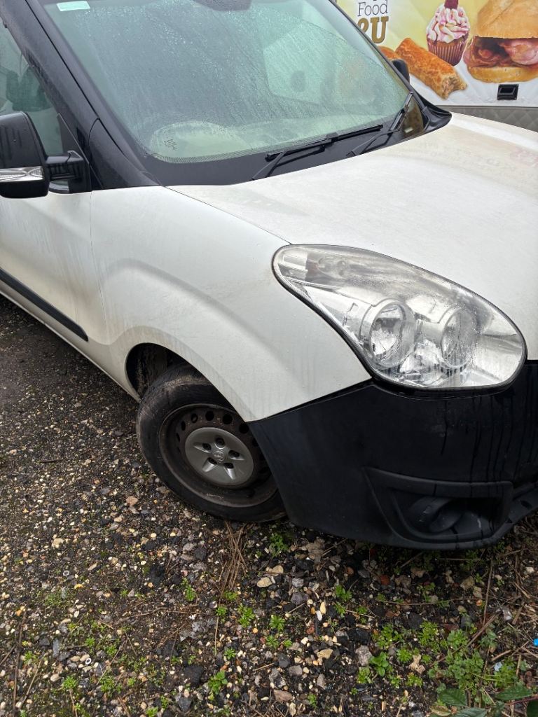 VAUXHALL COMBO 1.3cdti. REPAIR Or Spares. 