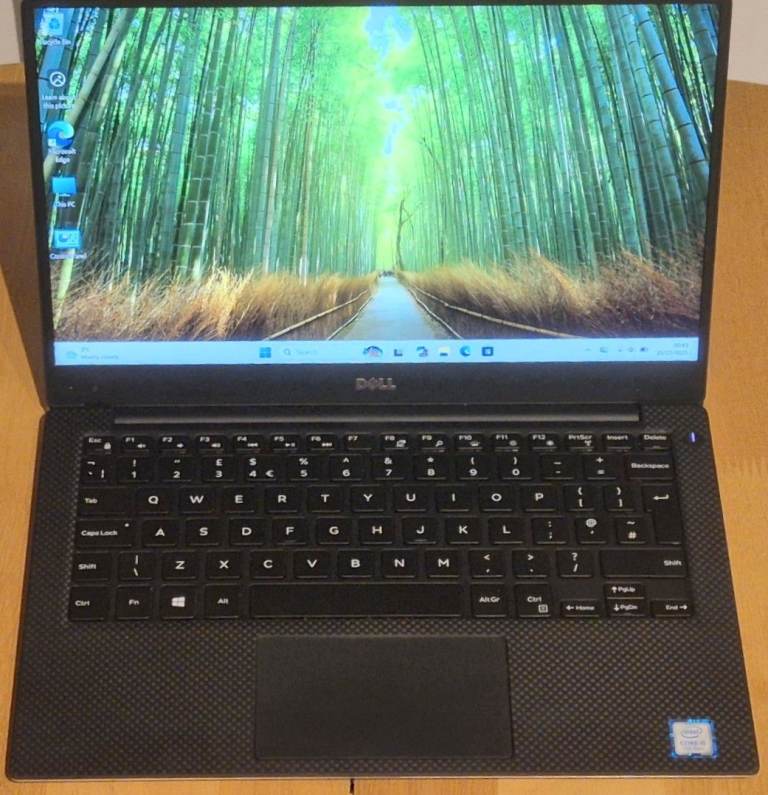 Dell XPS 13 Windows 11, Intel i7 and fast - SAVING £700 on new price - FULLY BOXED.