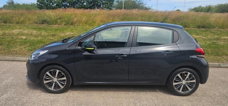 2016 Peugeot 208 ACTIVE DESIGN LIME Hatchback Petrol Manual
