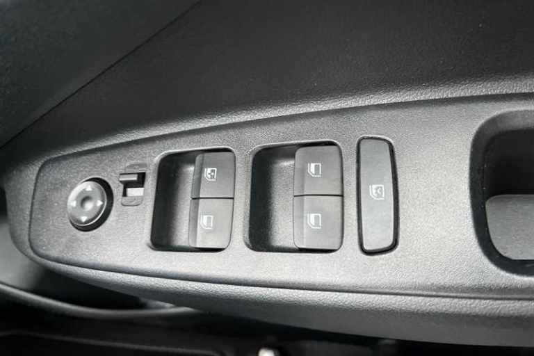 2025 Hyundai i10 1.0 Advance Hatchback 5dr Petrol Auto Euro 6 (s/s) (63 ps) Hatchback Petrol Auto...