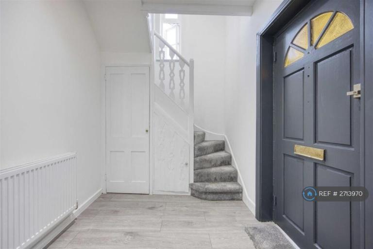 4 bedroom house in Harefield Road, Uxbridge, UB8 (4 bed) (#2713970)