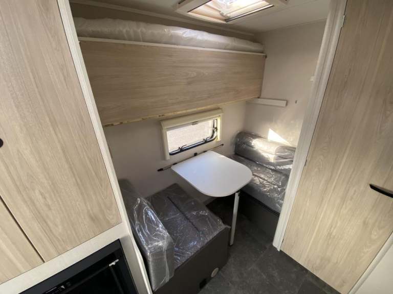2025 XPLORE XC LITE 4 BERTH TOURING CARAVAN - BRAND NEW!