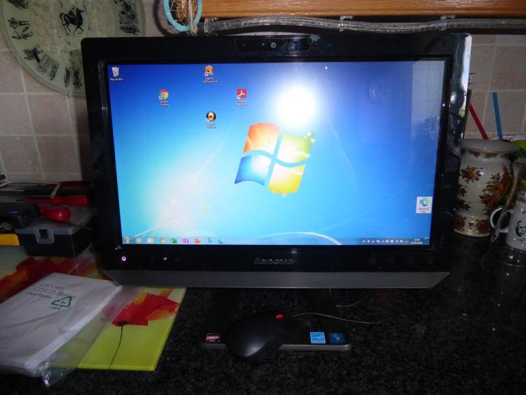 LENOVO Monitor