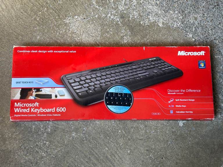 Genuine Microsoft USB Wired Desktop 600 Keyboard, English UK Black Keyboard