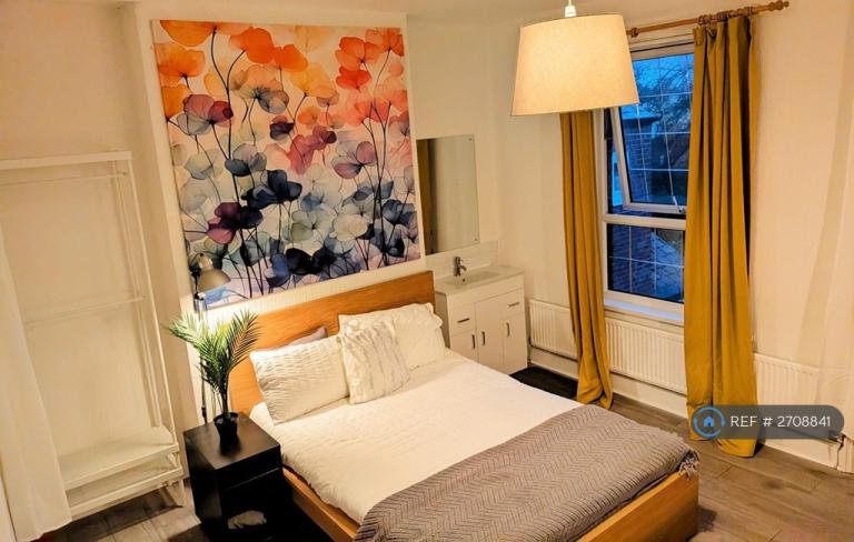 1 bedroom in Grosvenor Road, Coventry, CV1 (#2708841)