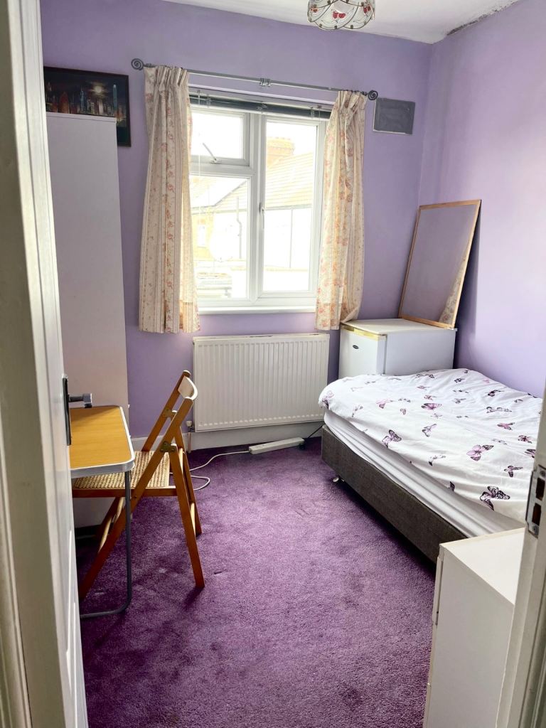 Rent *** Single Room Address: Monmouth Road, Edmonton N9 0JE