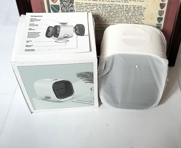 UNUSED - MINI USB DESKTOP HOME / OFFICE AIR COOLER - 16 x 15 cm - NEW