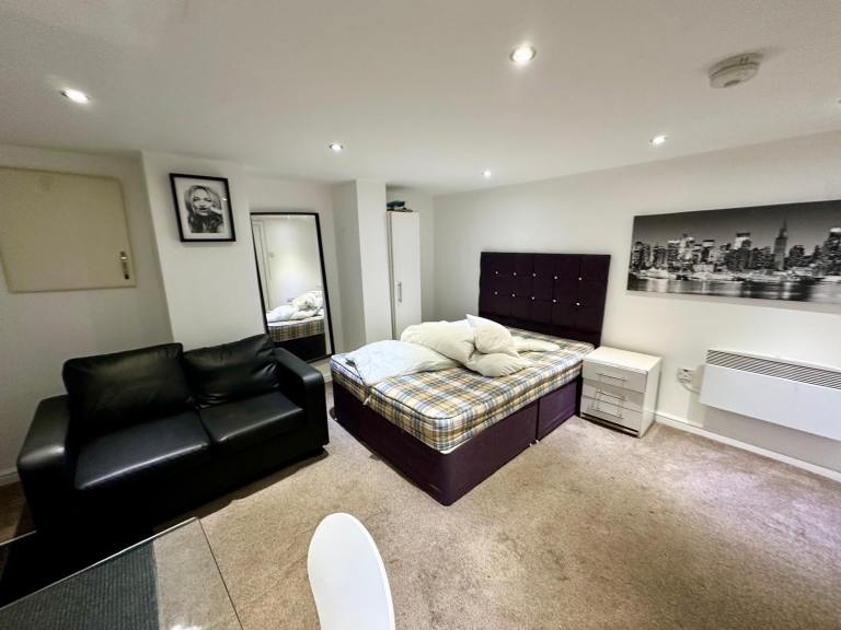 1 Bed Flat Available LS9 