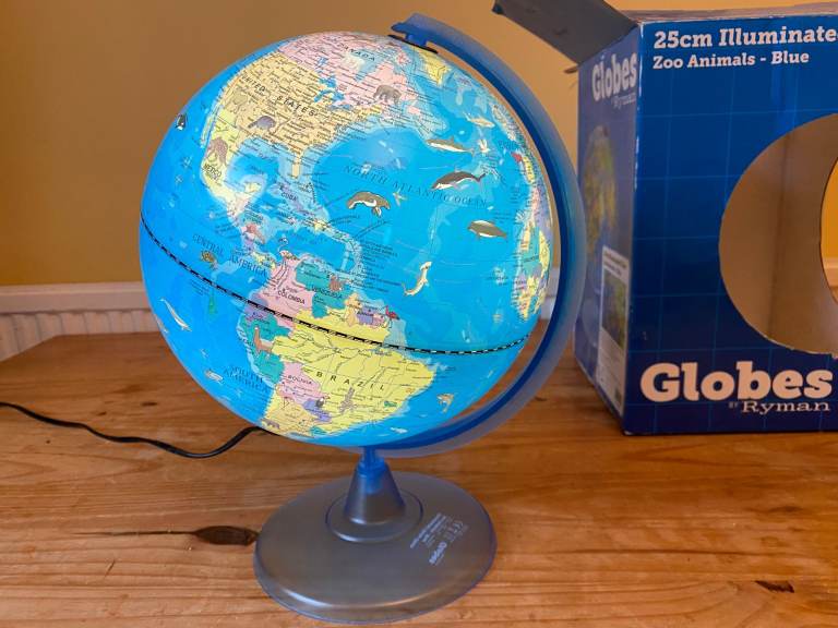 Ryman Illuminated 25 cm Globe Light