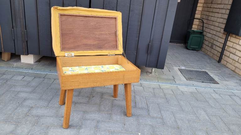FREE piano stool, Summertown 