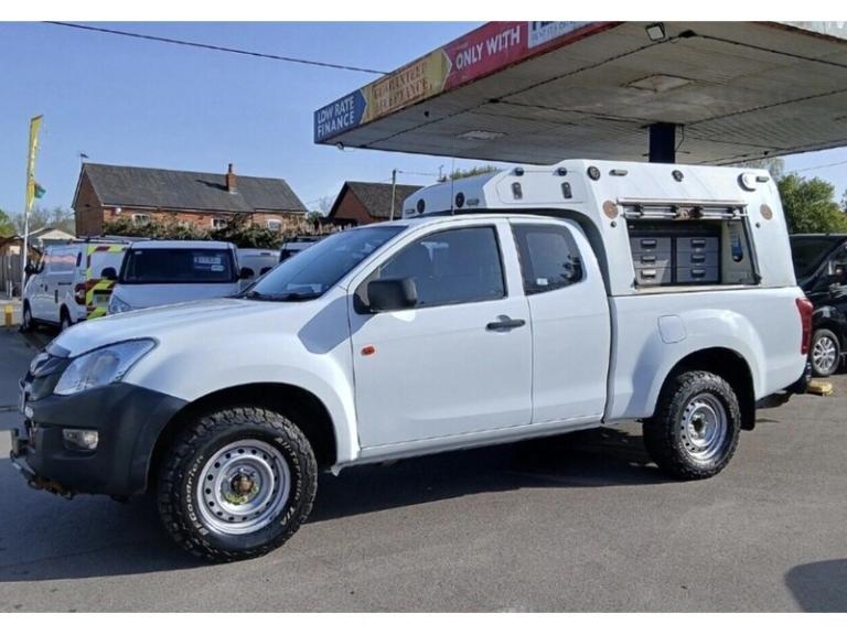 2017 Isuzu D-Max 2.5 TD Pickup 4dr Diesel Manual 4x4 (192 g/km, 161 bhp) 2.5 Pickups Manual  Pick...