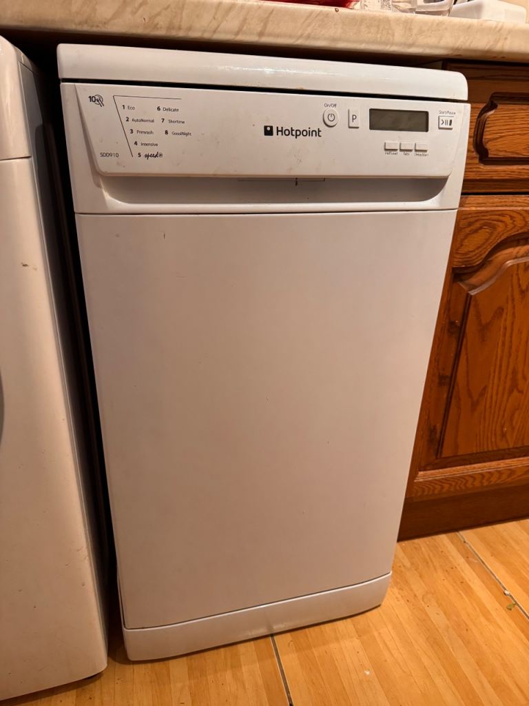 Slimline dishwasher