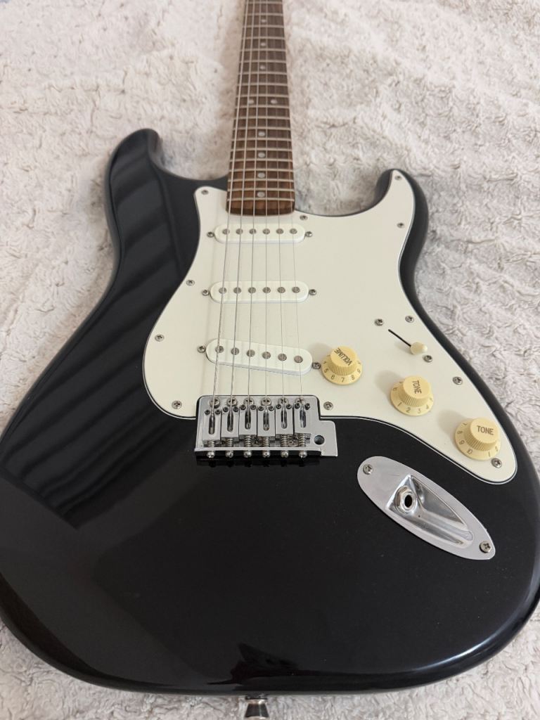 fender stratocaster starcarster electric guitar 