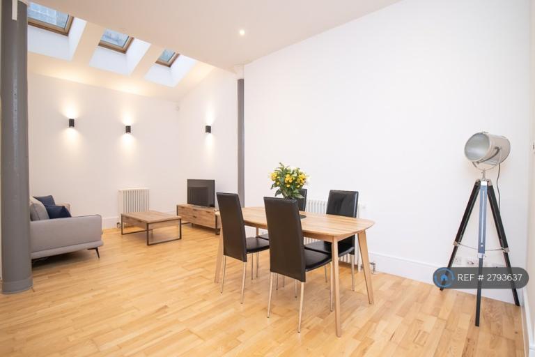 1 bedroom flat in Albion Buildings, London, N1 (1 bed) (#2793637)