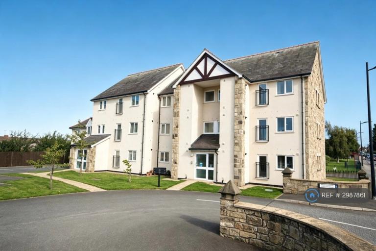 2 bedroom flat in Rehoboth Court, Coedpoeth, Wrexham, LL11 (2 bed) (#2987861)