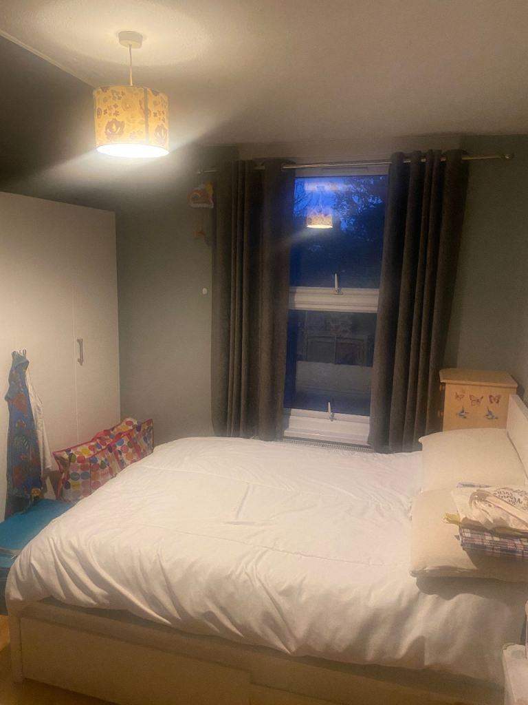 Spacious & Cosy double room for rent SE18 1HJ