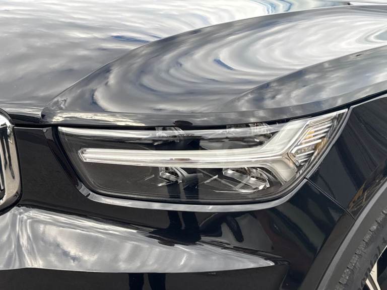 2022 Volvo XC40 2.0 B4P Inscription 5dr AWD Auto [7 speed] ESTATE PETROL Automatic