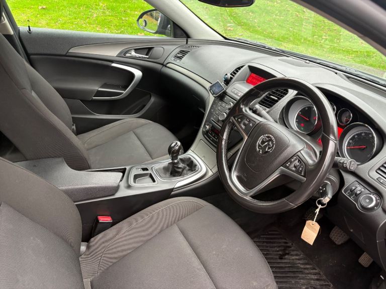 Vauxhall, INSIGNIA, Hatchback, 2011, Manual, 1956 (cc), 5 doors