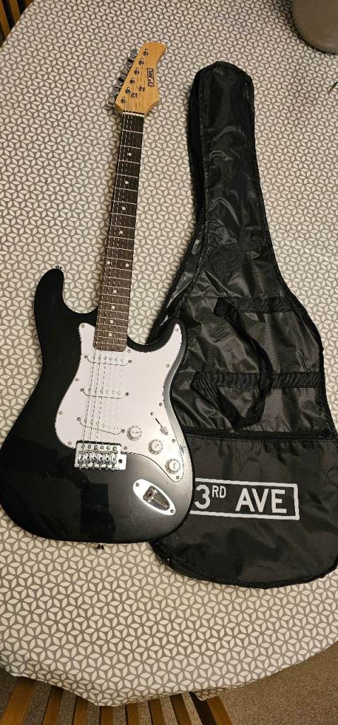 Black Full Size Electric Guitar and fabric case