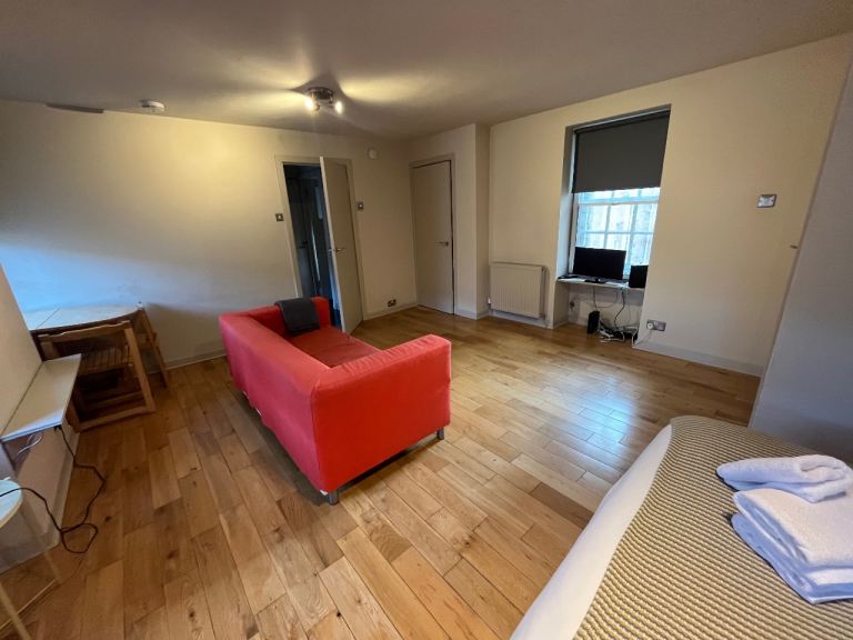Royal Mile Furnished Studio Flat 
