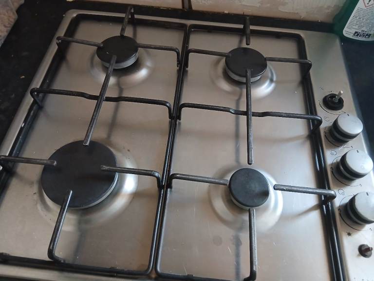 Stainless Steel Gas Hob with 4 Burners – Good Condition
