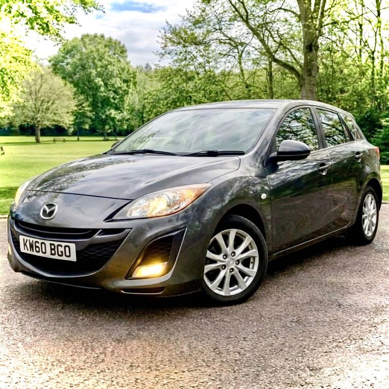 Mazda 3 1.6 petrol 2011 low mileage 2 owners 2 keys reliable car 