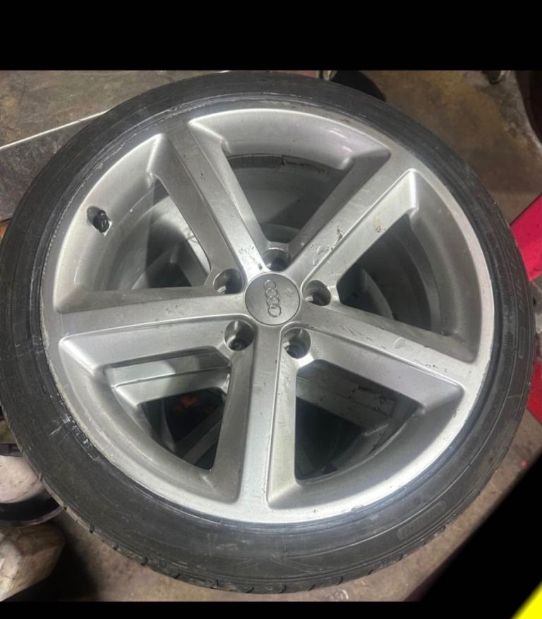 AUDI 18" Alloy Wheel Genuine Audi Sport/Quattro Alloy Wheel 5x112 8Jx18 ET47