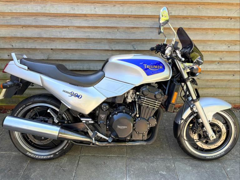 2001 / Y Triumph Trident 900 £3500 Silver / Blue 11736 miles.