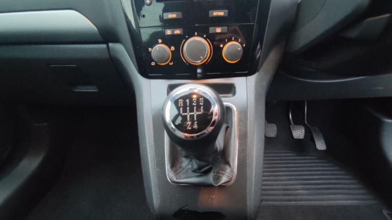 2012 Vauxhall Zafira 1.6 16V Exclusiv Euro 5 5dr MPV Petrol Manual