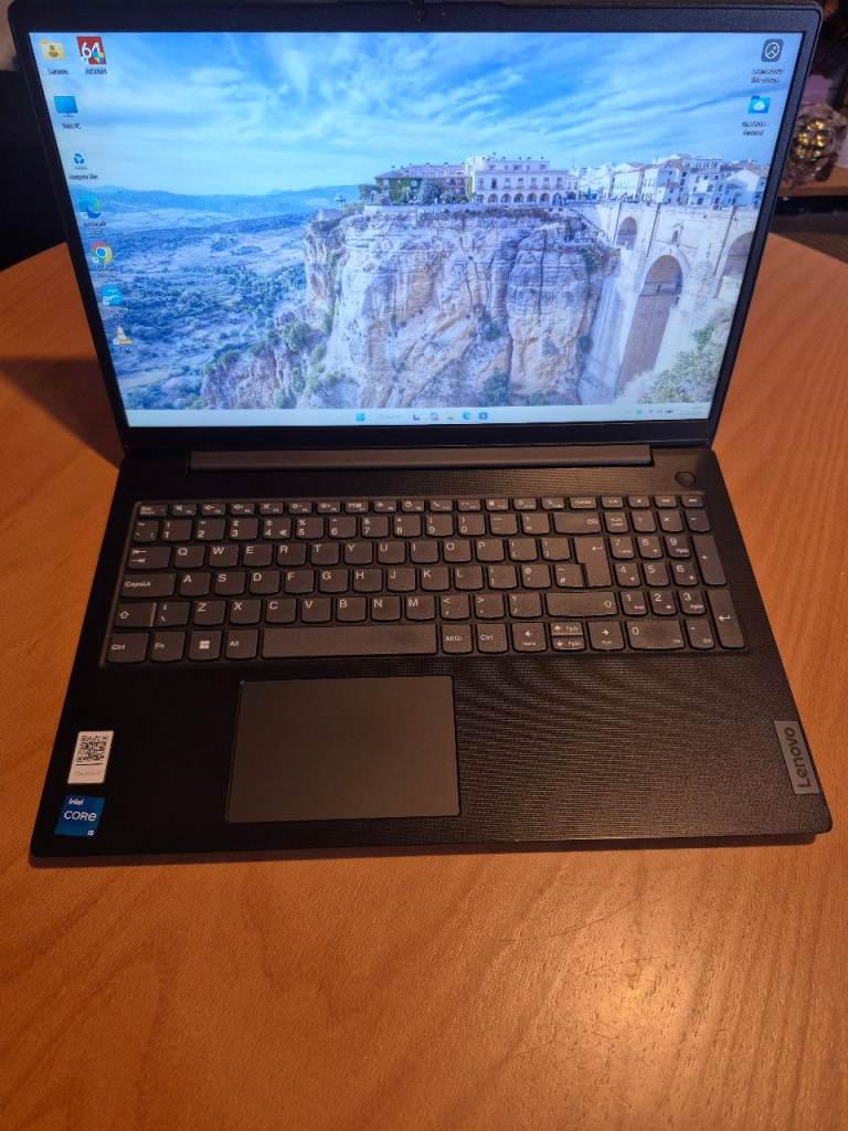 Laptop Lenovo V15 G2 15.6" FullHD Intel i5-1135G7/16GB RAM/512GB SSD/Windows 11