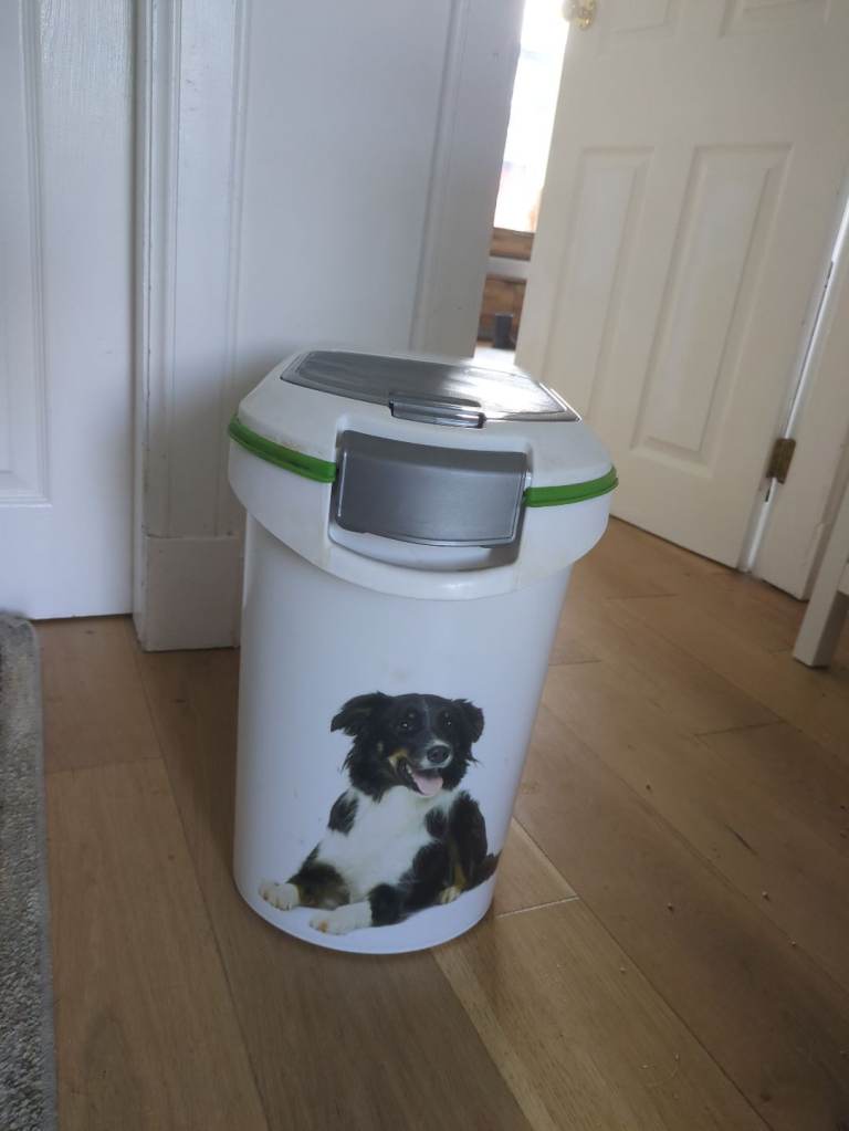 Pet Food Container 