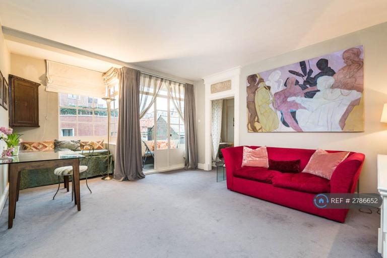 1 bedroom flat in Chelsea Manor Street, London, SW3 (1 bed) (#2786652)