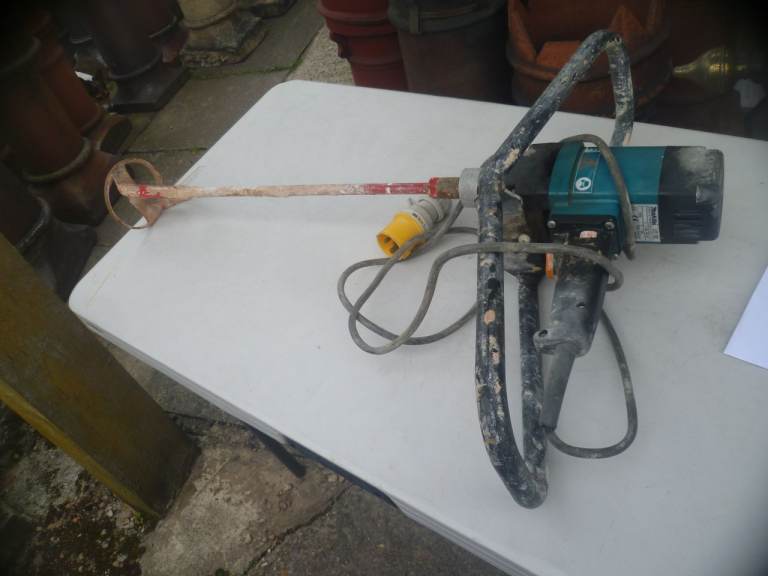 Industrial Paint and Plaster Mixer – Heavy Duty  110 Makita 