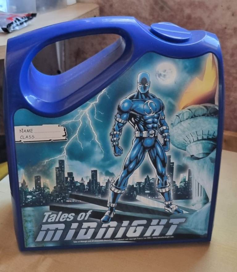 12  (Twelve)  FREE Kids SUPERHERO Lunchboxes