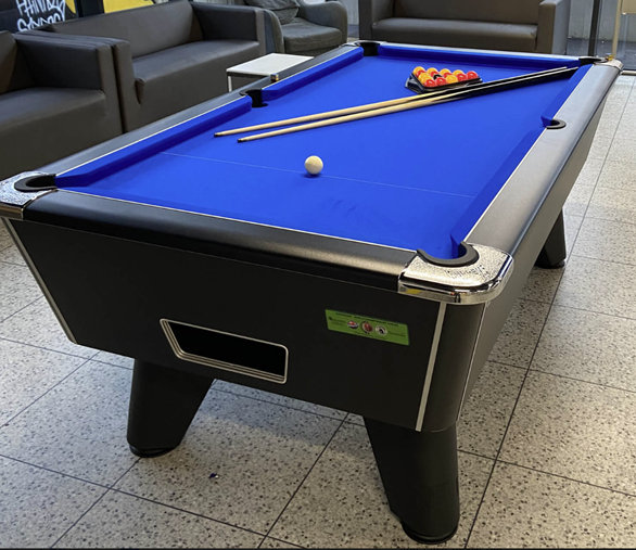 Black 7ft & 6ft freeplay supreme winner - Available for immediate delivery!