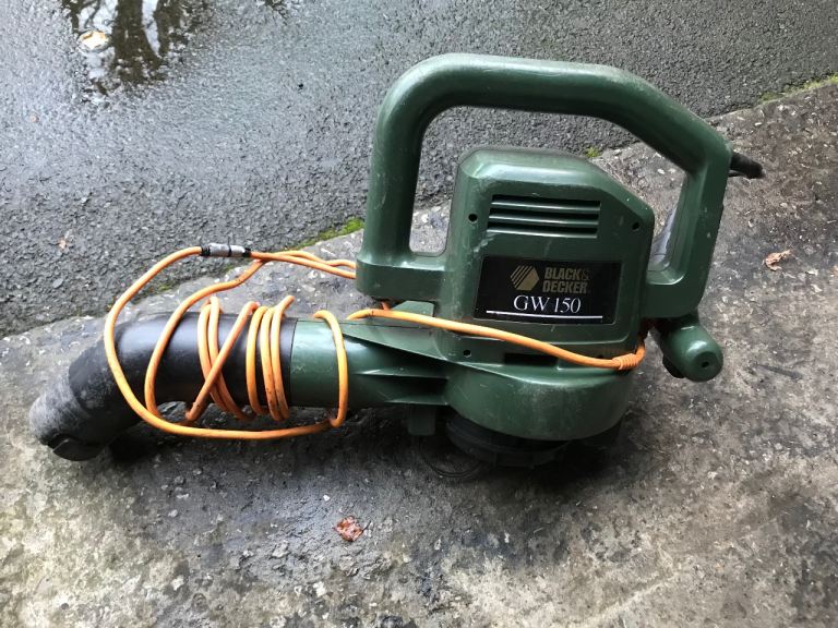 Black and Decker GW150 garden leaf blower. Used but in good condition. fully functional. 