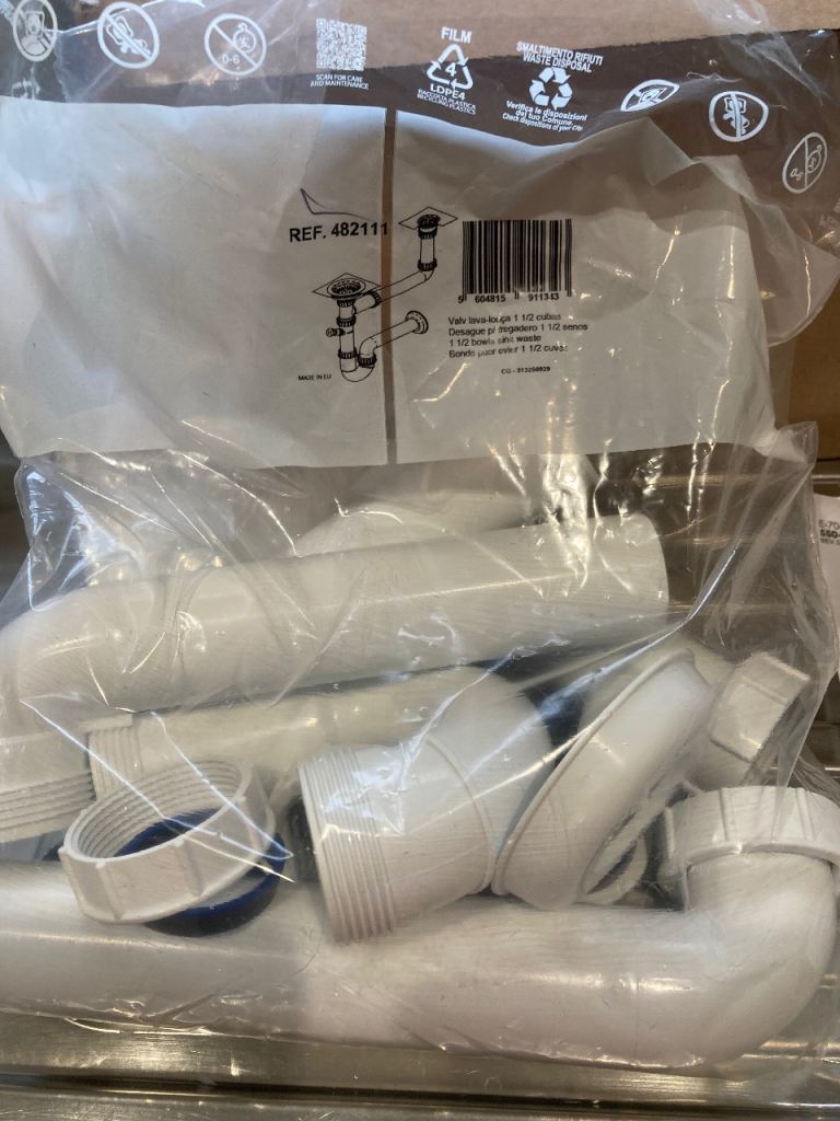 1 1/2 bowl sink waste connector kit. Missing strainer waste.