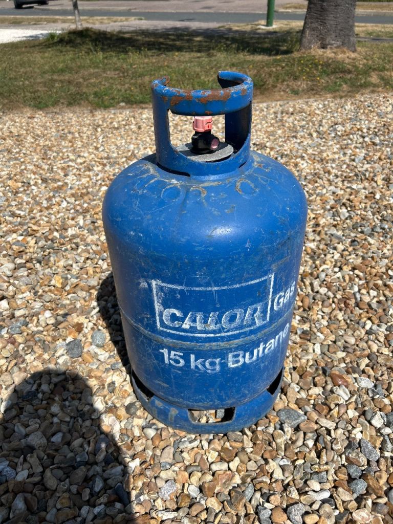 Full Butane gas bottle
