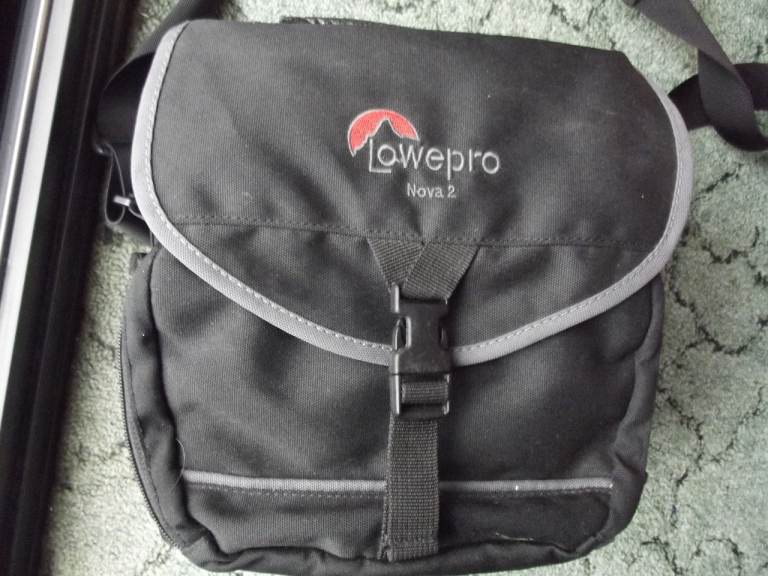 Lowe Pro Nova 2 Camera Bag