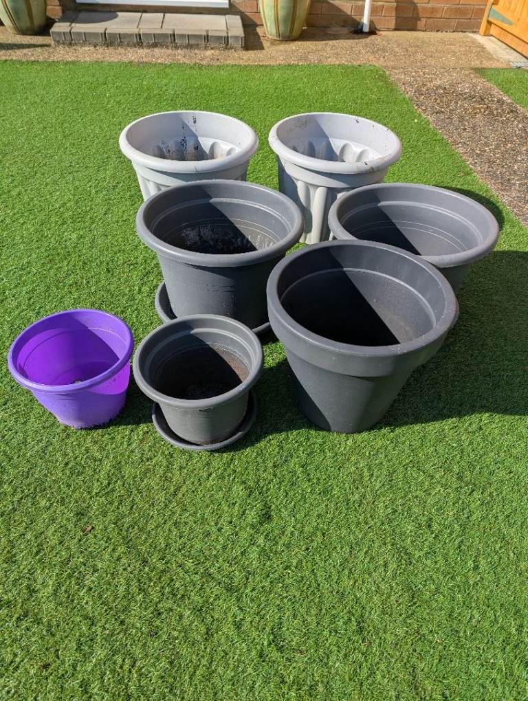 Assortment of garden pots 